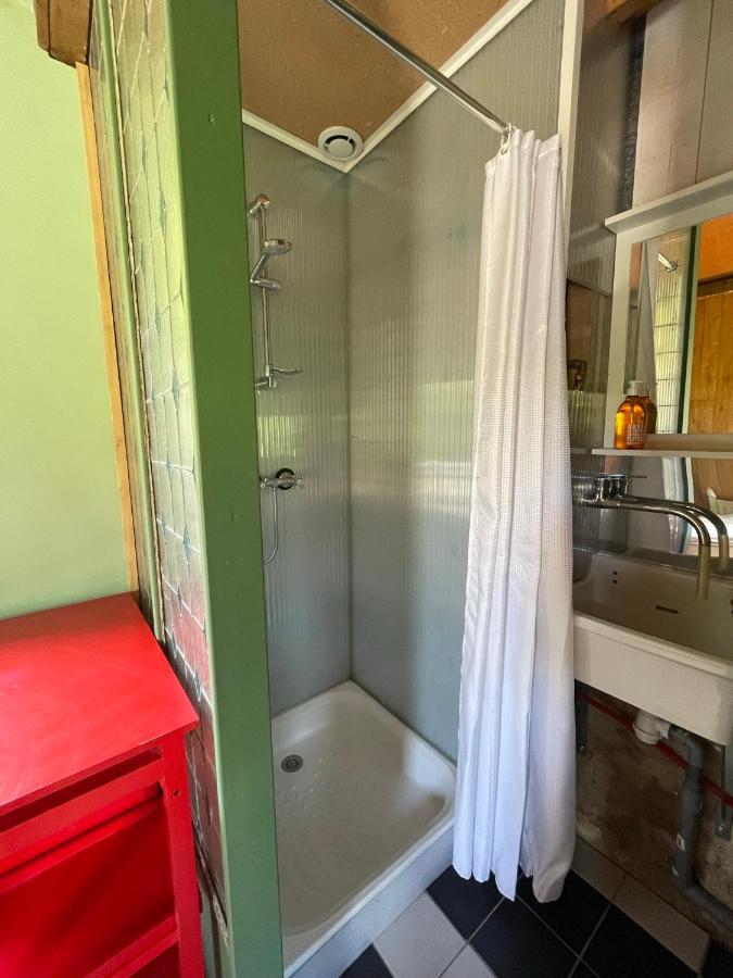 Jolie Cabane Avec Jacuzzi Pour Les Amoureux De La Nature Tullins Eksteriør bilde