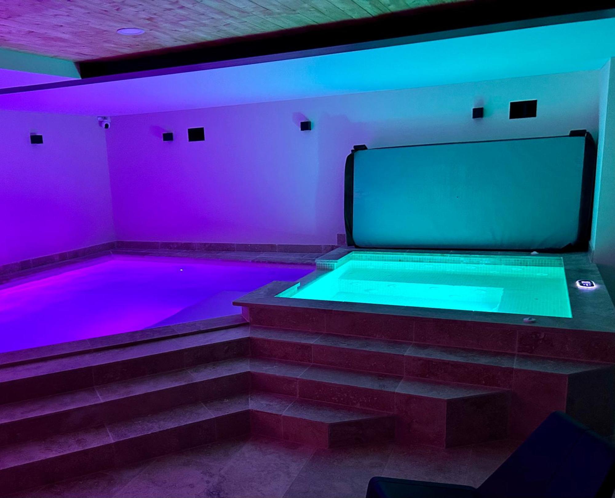 Jolie Cabane Avec Jacuzzi Pour Les Amoureux De La Nature Tullins Eksteriør bilde